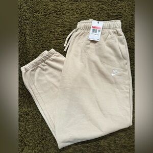 NWT Women’s Nike Tan Joggers Sweatpants Large Oversized Fit Mid Rise